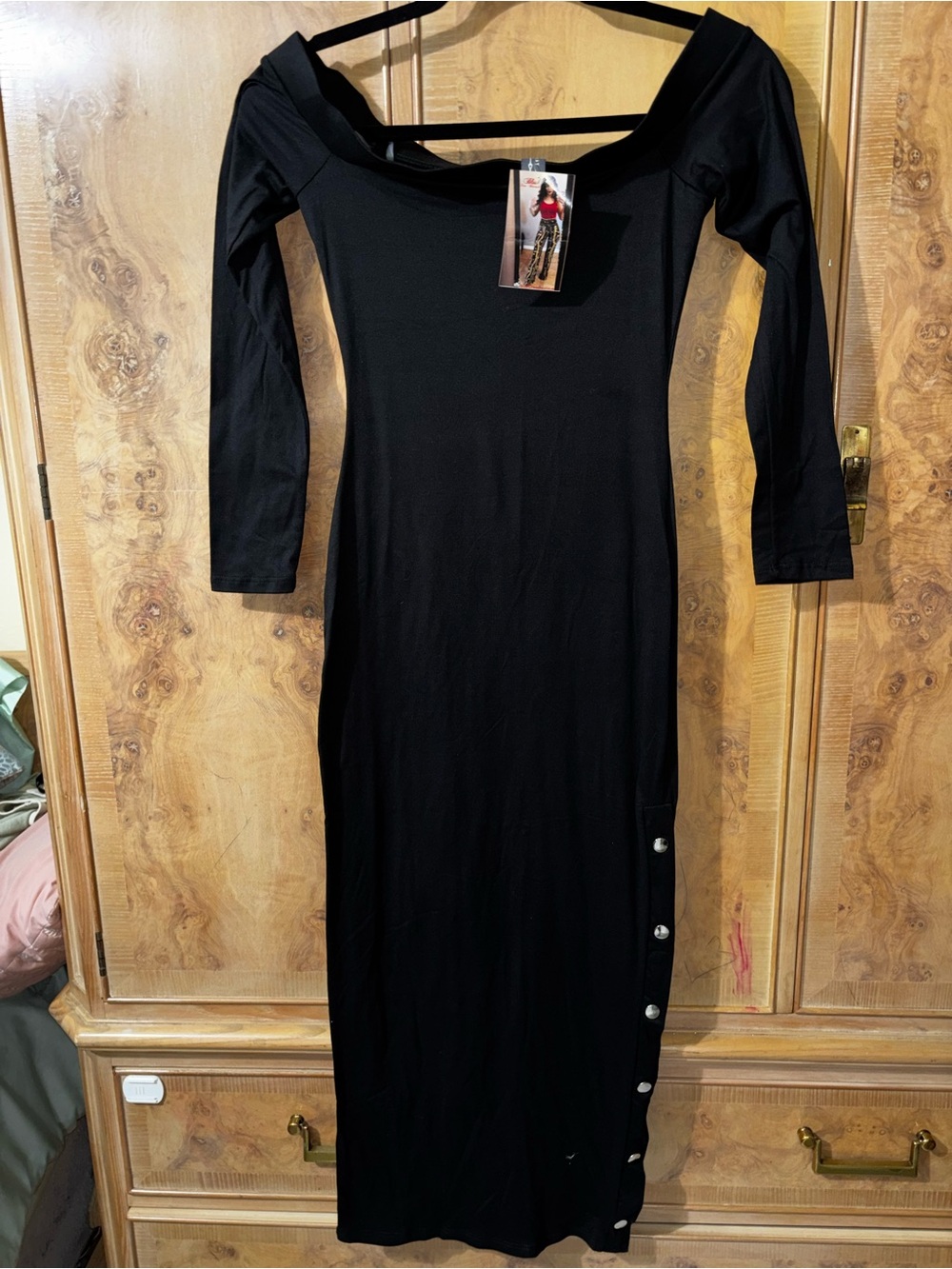 Black Off-Shoulder Long Sleeve Midi Dress size Small
